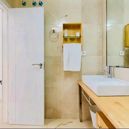 Luxury Duplex-direct Ocean View דירה *